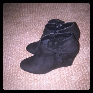 NWOT black booties